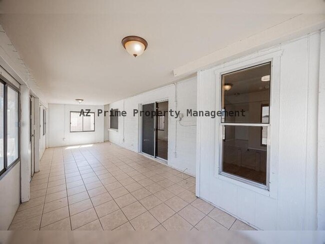 Building Photo - 9358 W Sanna St