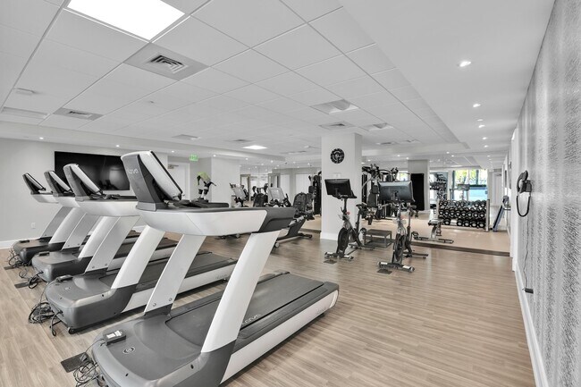 Building Photo - 550 SE Mizner Blvd