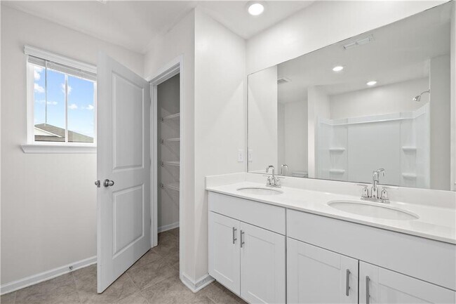 Building Photo - 5947 Green Ash Ct