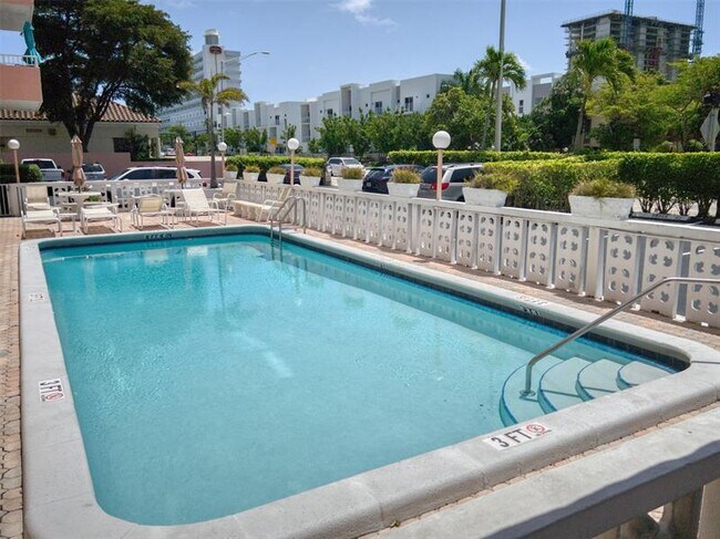 Building Photo - 3201 NE 14th Street Causeway