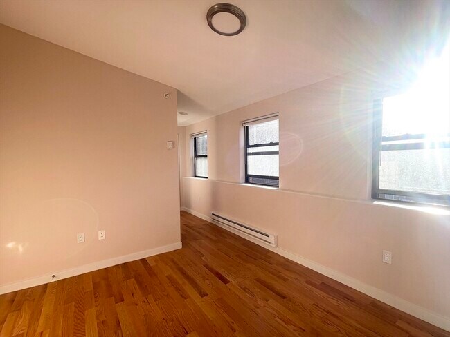 Building Photo - 23 Hudson St