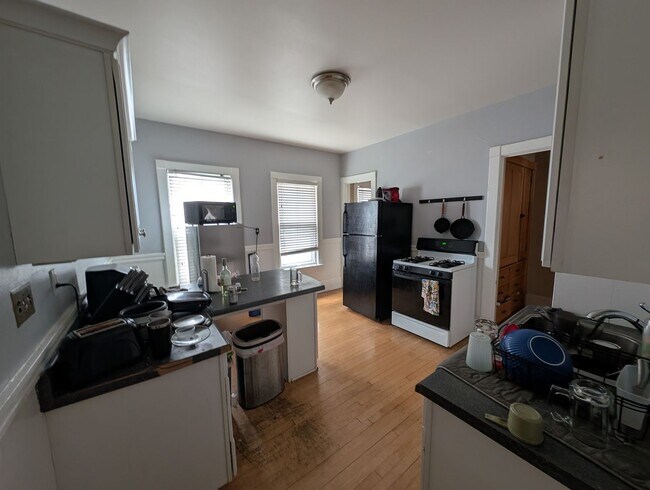 Building Photo - 2830-2830 N Maryland Ave