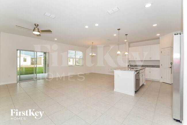 Building Photo - 327 Corbel Ln