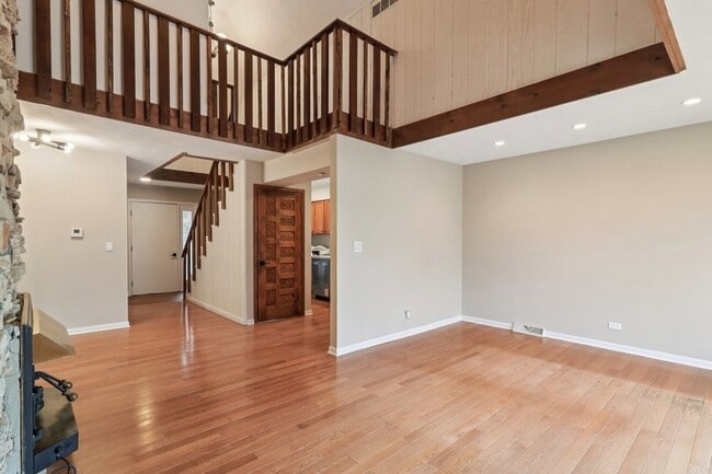 Building Photo - 23460 W N Lakewood Ln