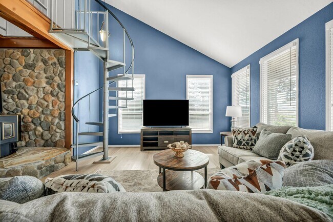 Building Photo - FULLY FURNISHED HOME in a PEACEFUL RANCH-STYLE SETTING with MOUNTAIN VIEWS & MODERN UPGRADES IN S...