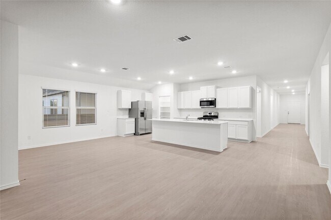 Building Photo - 161 Keefer