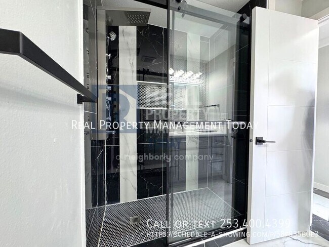 Building Photo - 1111 SW 148th St