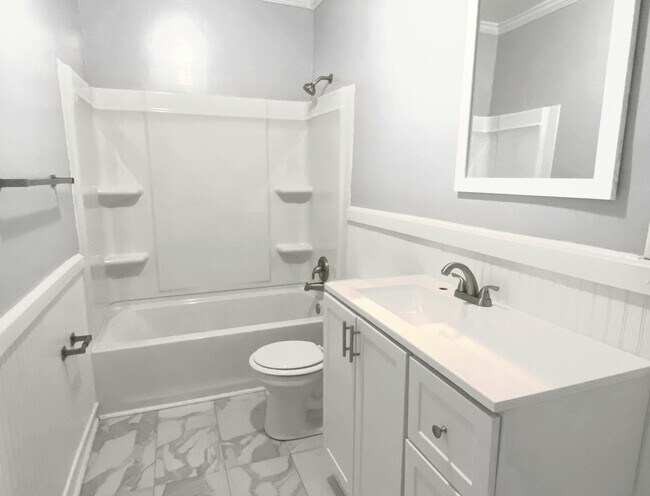 Building Photo - 520 E Anderson St