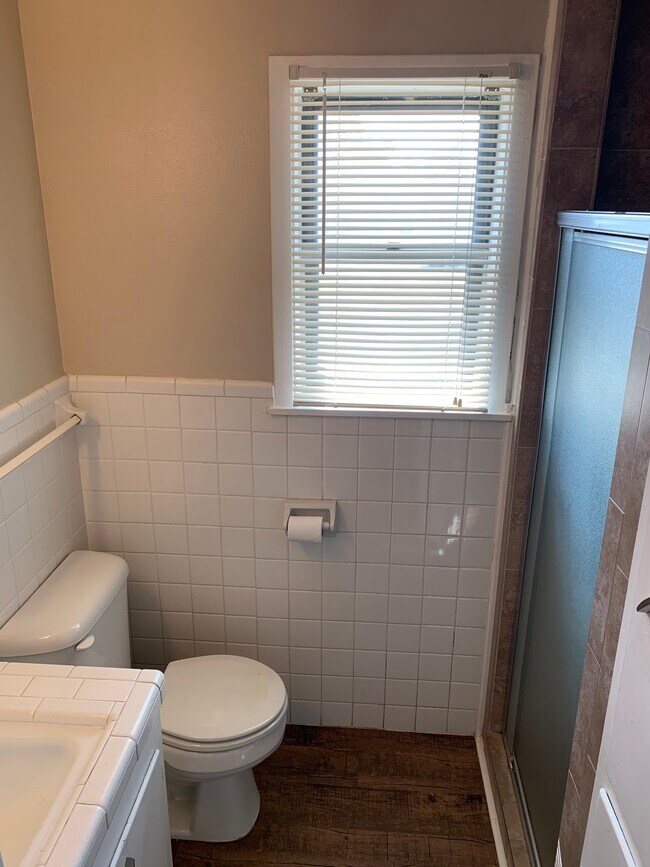 Building Photo - 701 Hybiscus Ln