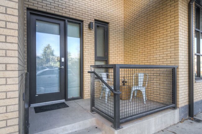 Building Photo - 110 W Beall St