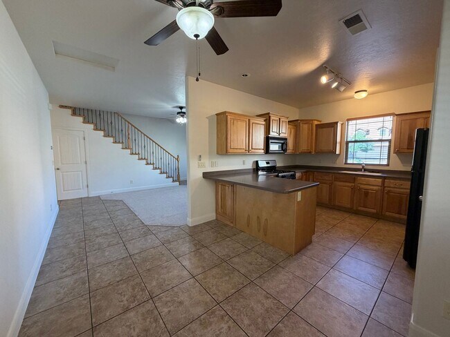 Building Photo - MCKENNA COTTAGES FOR RENT IN DOWNTOWN ST. GEORGE!