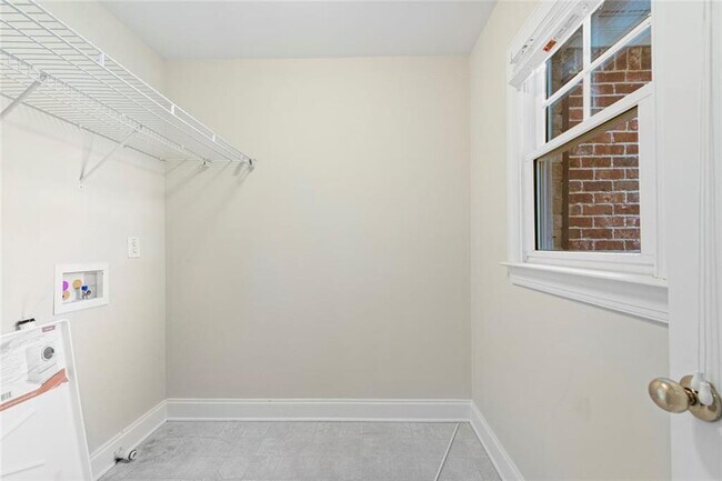 Building Photo - 5826 Riverstone Cir
