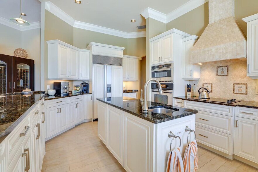 Building Photo - 1730 Caribbean Dr