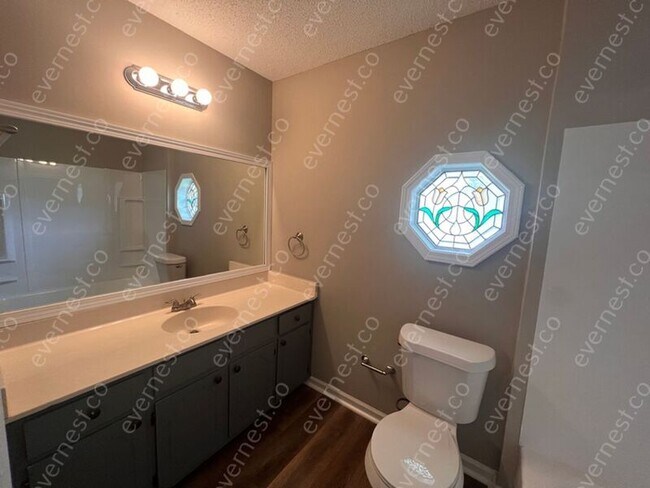 Building Photo - 3985 Fernway Dr