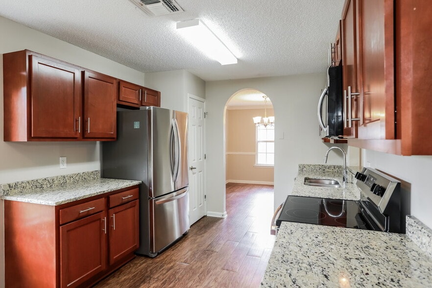 Building Photo - 607 Cozybrook Ln