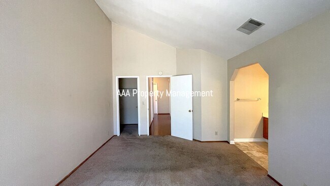 Building Photo - Brentwood Beautiful 3 bedroom 2 bath home!...