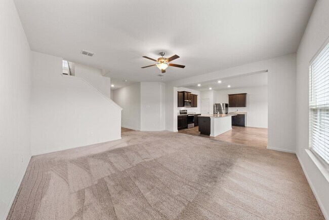 Building Photo - Spacious 4-Bed Home with Island Kitchen & Fenced Yard in Converse – 2,205 Sq Ft!