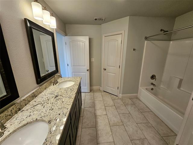Building Photo - 2910 Orchid Dr