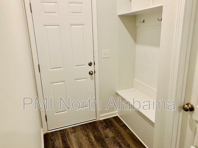 Building Photo - 108 Grv Hl Cir