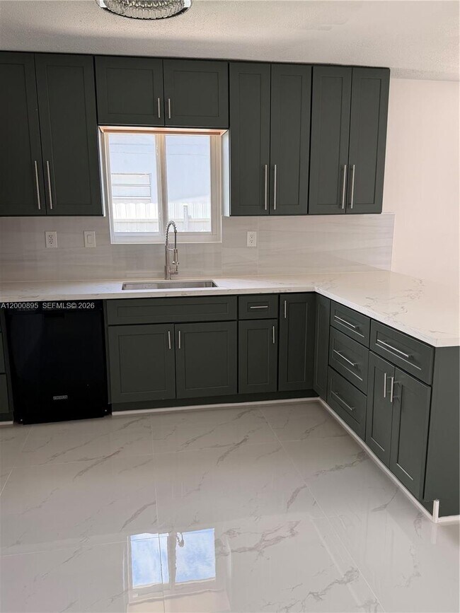 Building Photo - 7380 Cleveland St