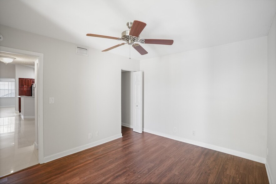 Building Photo - 7640 Westwood Dr