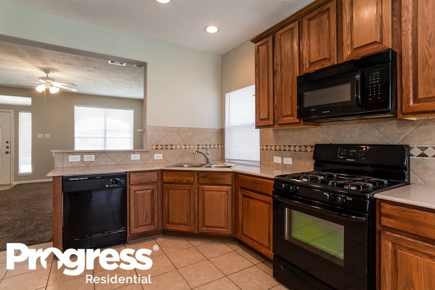 Building Photo - 17251 Mitchell Pass Ln