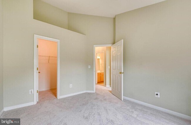 Building Photo - 11485 Carriage Gate Ct