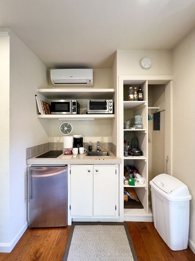 Building Photo - 3138 Browns Valley Rd