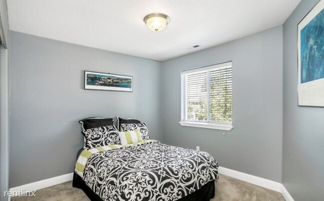 Building Photo - 5 br, 3 bath House - 17901 NE 36th Way