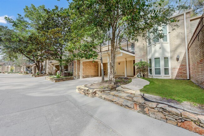 Building Photo - 201 Vanderpool Ln