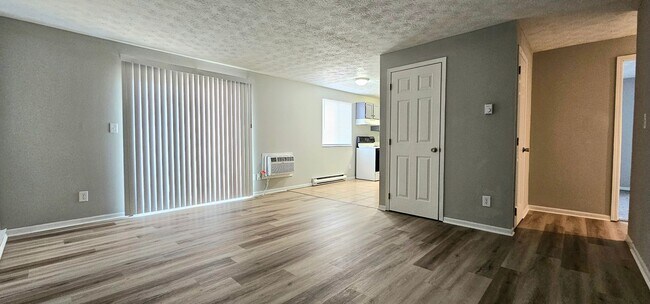 Building Photo - Newly Renovated 2 bedroom in Englewood! With W/D hookups!
