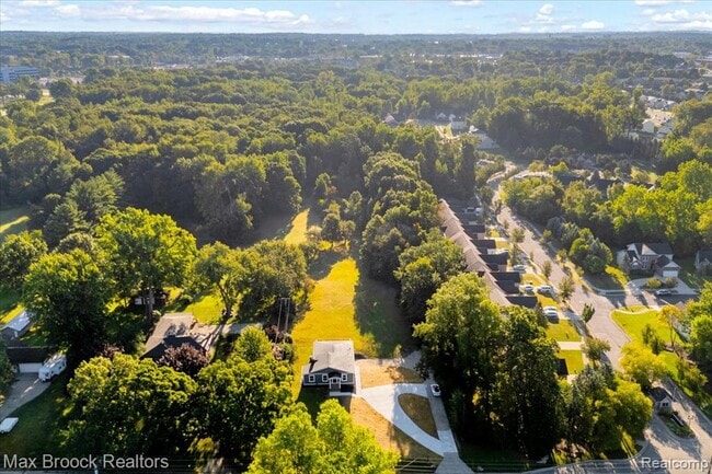 Building Photo - 1654 Giddings Rd