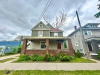 Building Photo - 743 Neland Ave SE