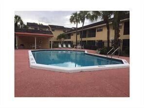 Building Photo - 2947 Riverside Dr