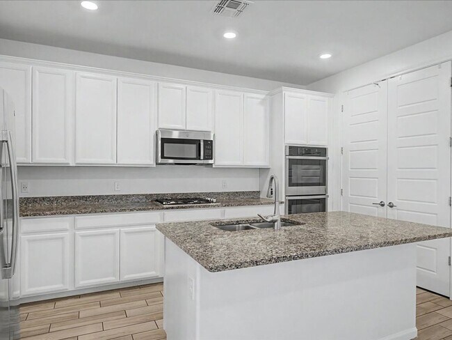Building Photo - Spacious 4-Bedroom Home in Rocking K with Modern Finishes & Resort-Style Community Amenities!