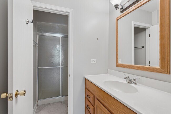 Building Photo - 7510 Farmingdale Dr