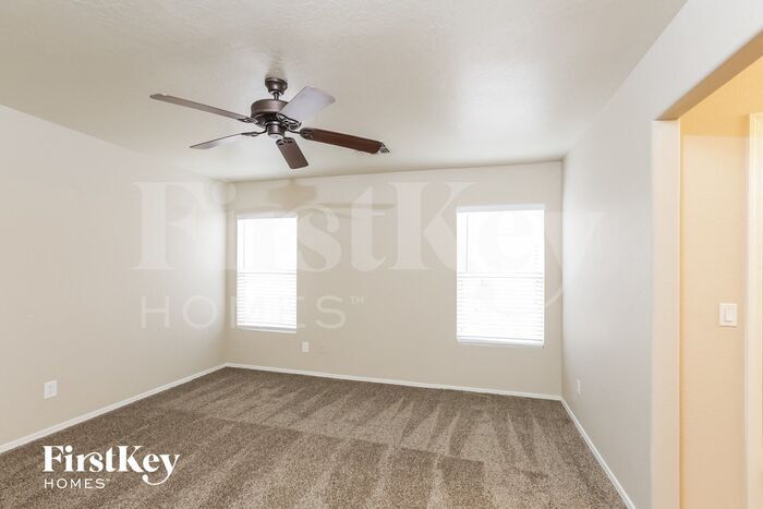 Building Photo - 22037 W Solano Dr