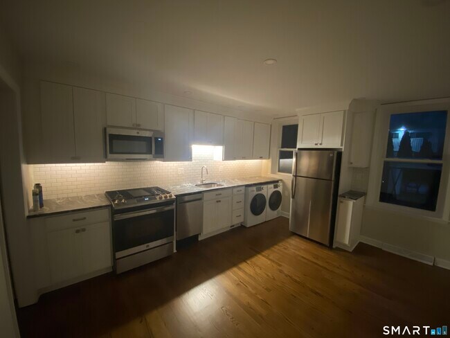 Building Photo - 63 Warren St