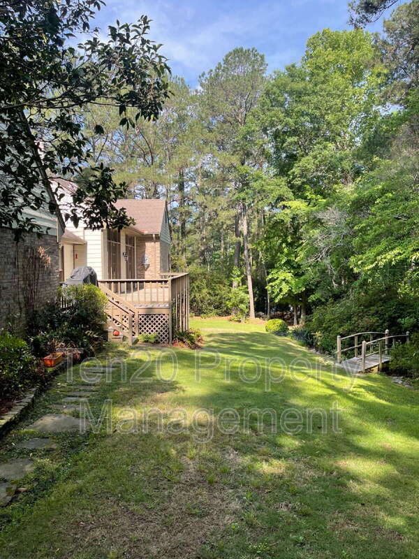 Building Photo - 1544 Glencoe Dr