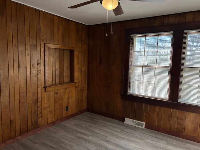 Building Photo - Comfortable 3 Bedroom Home in West Charlotte
