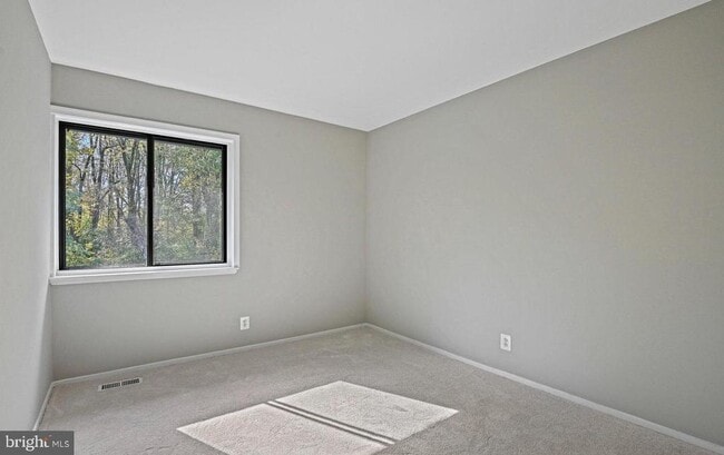 Building Photo - 2691 Glengyle Dr