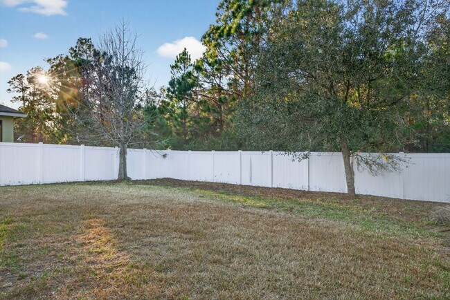 Building Photo - 104 Riachuelo Ln