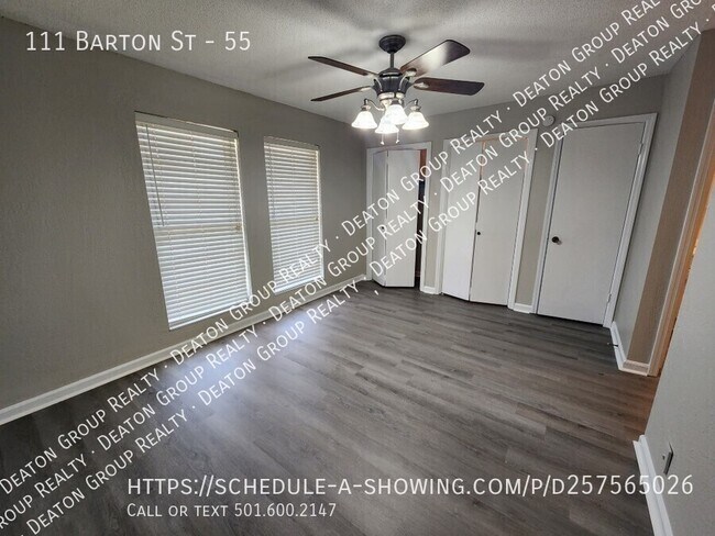 Building Photo - 111 Barton St