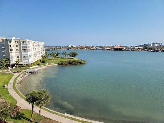 Building Photo - 7912 Sailboat Key Blvd S