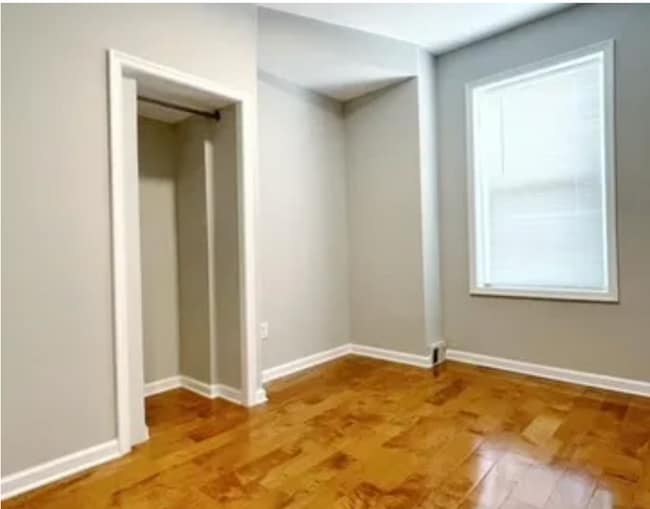 Building Photo - 413 W Porter St