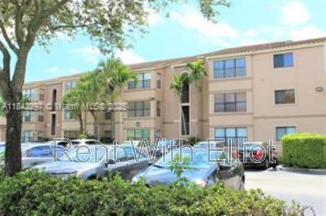 Building Photo - 2926 S University Dr