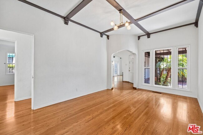 Building Photo - 133 N Alta Vista Blvd