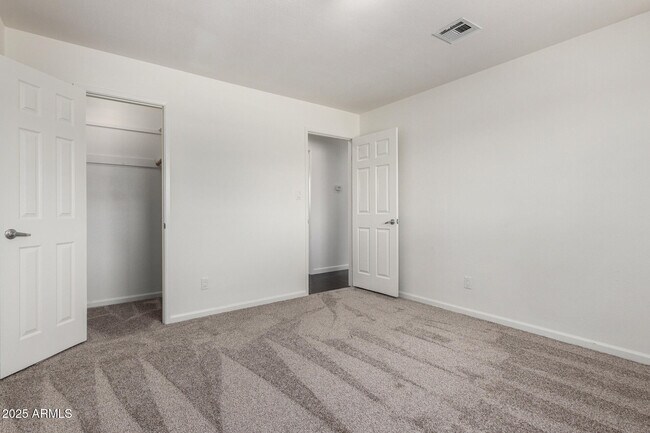 Building Photo - 6531 E Hubbell St