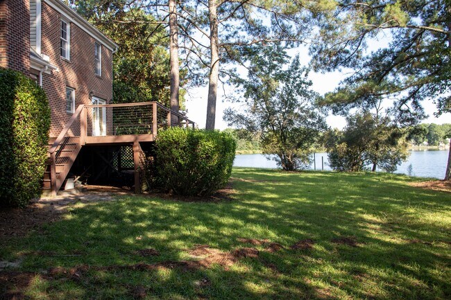Building Photo - 38 White Heron Ct