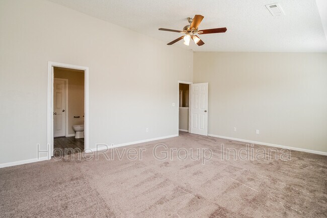 Building Photo - 5546 Bracken Dr